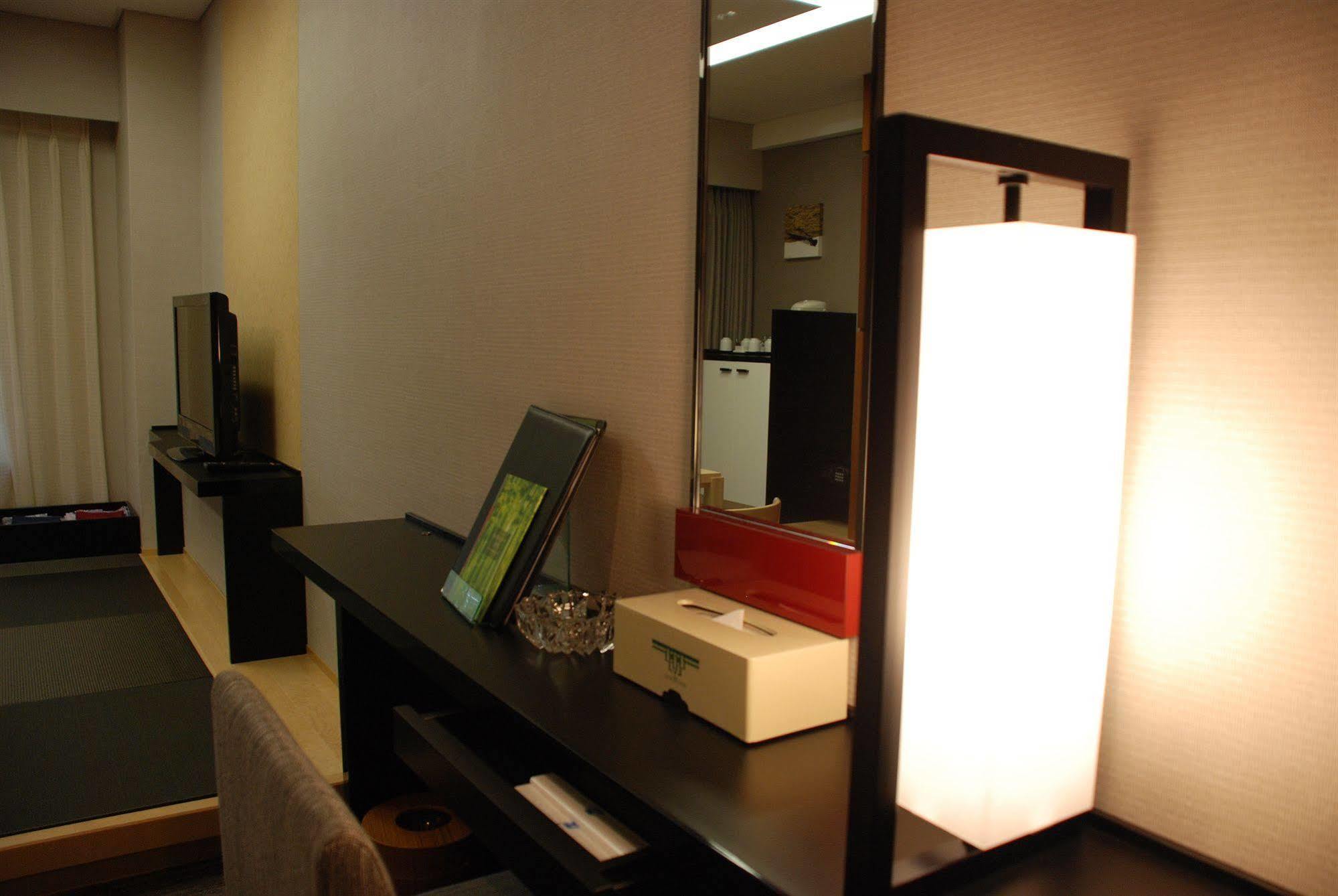 Resorpia Hakone Hotel Bagian luar foto