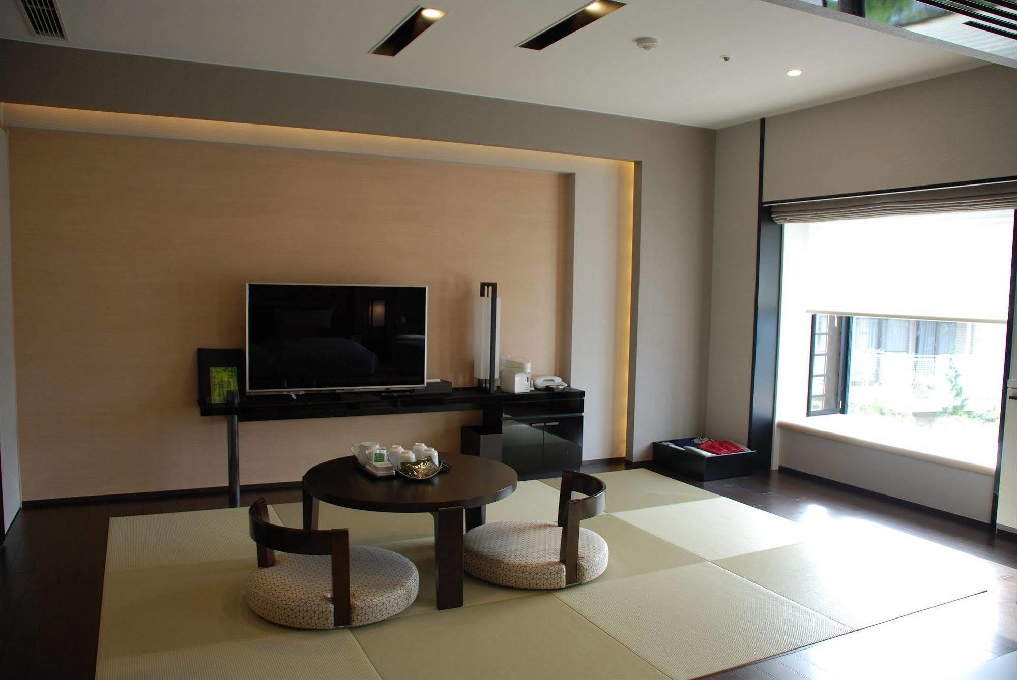 Resorpia Hakone Hotel Bagian luar foto
